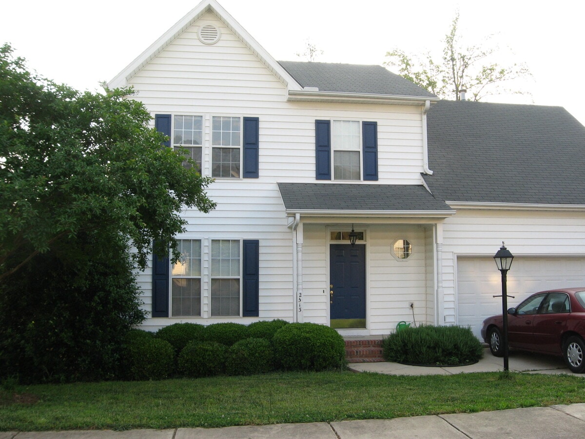 Photo - 2513 Laurel Falls Ln