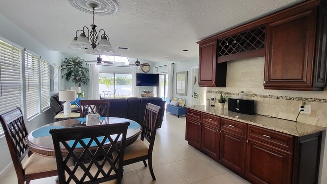 Photo - 12732 Meadowbreeze Dr