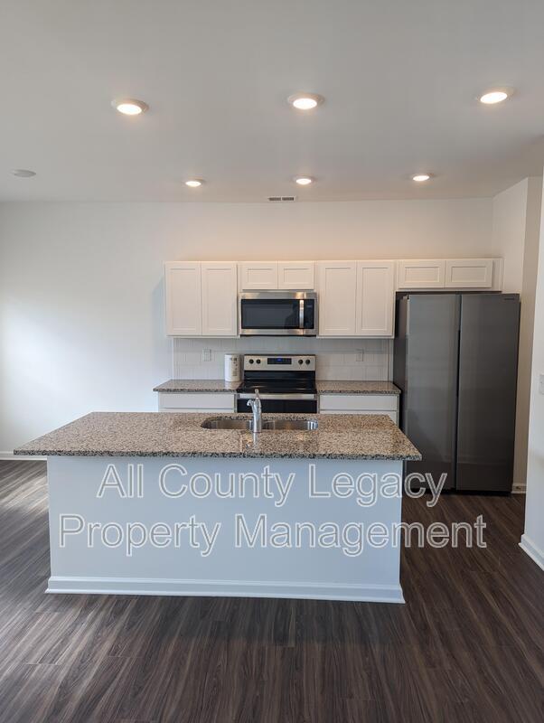 Photo - 1100 Lossie Ln