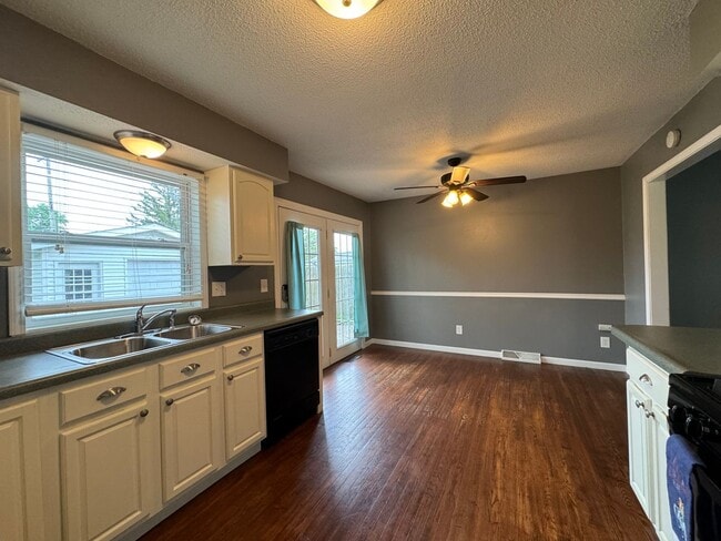 Photo - MODERN OASIS ALERT: 3 Bed, 1 Bath Retreat!