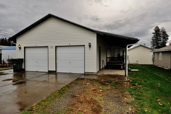 Photo - Basement 2 bed 1 bath unit