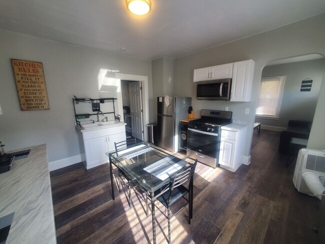 Photo - 2867 N Fratney St