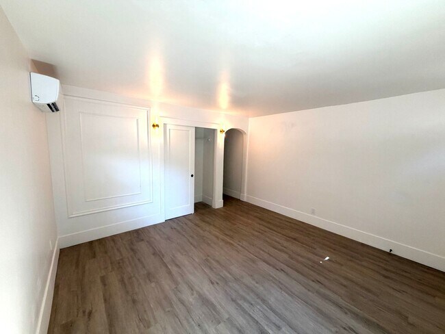 Photo - Beautifully Renovated Midtown Sacramento Apartment with Private Backyard Patio! Unidad 161418 #A
