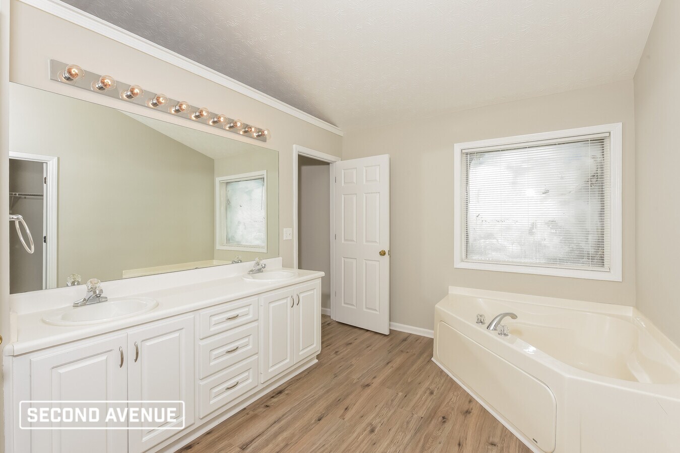 Photo - 2725 Lenora Springs Dr