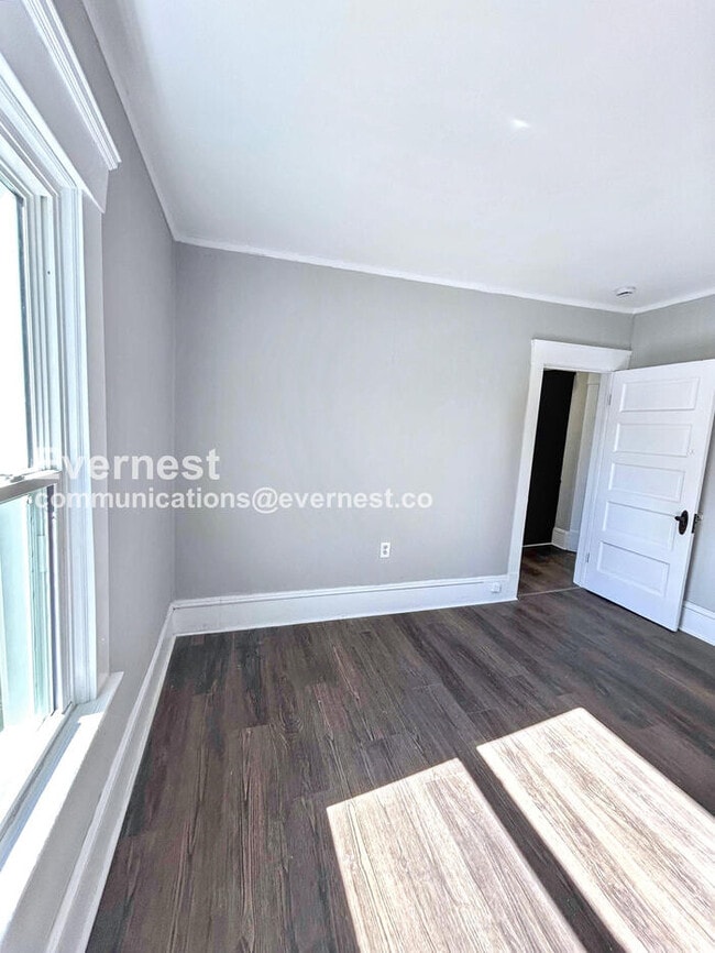 Photo - 2216 E 82nd St