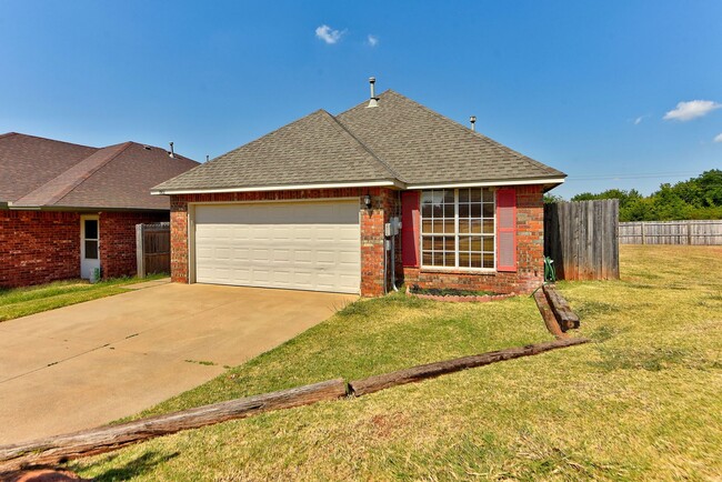 Gorgeous 2x2 with loft in Edmond! - Gorgeous 2x2 with loft in Edmond!