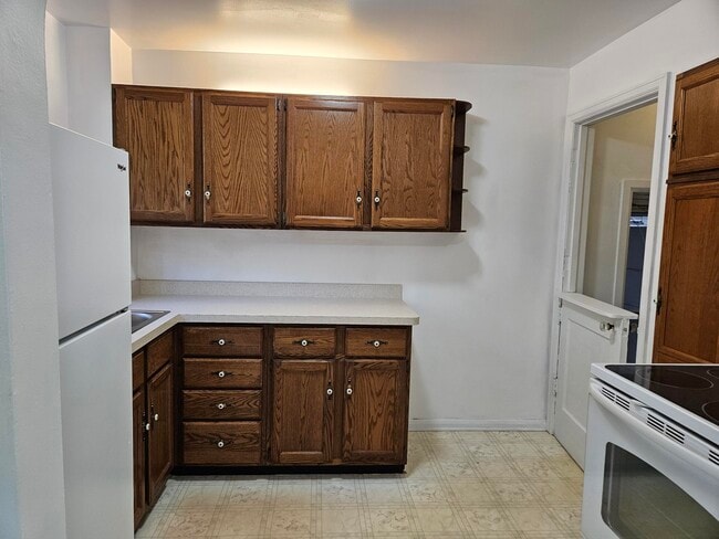 Photo - 702 Leland Ct