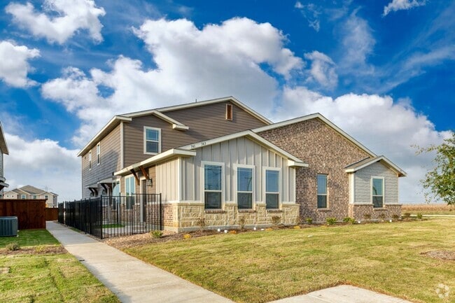Building Photo - GORGEOUS 2 BEDROOM FOUR PLEX LOCATED IN MI... Rental