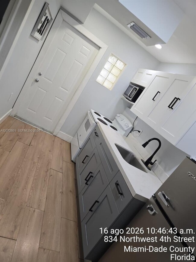 Photo - 845 NW 3rd St Unit B