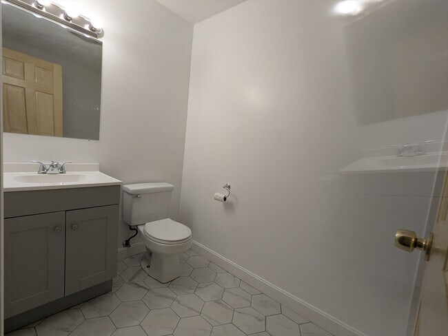 Photo - 8 Pearl St Unit 3