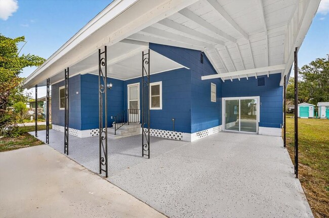 Photo - 5801 Magnolia St N