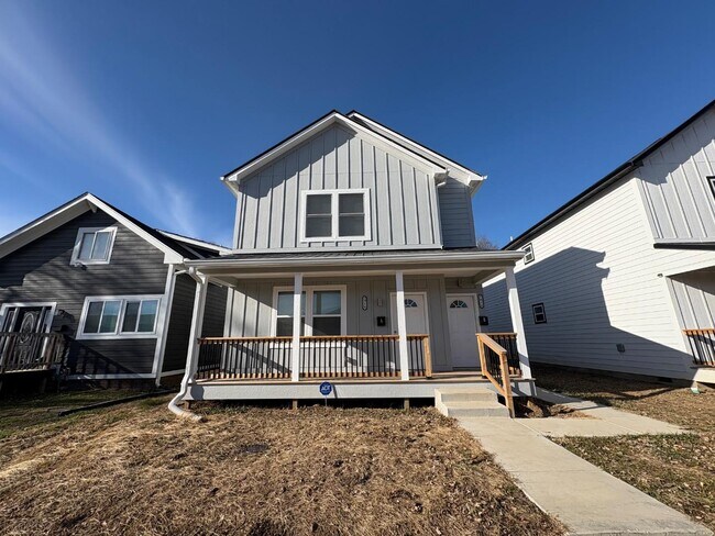 Photo - 2018 Rembrandt St