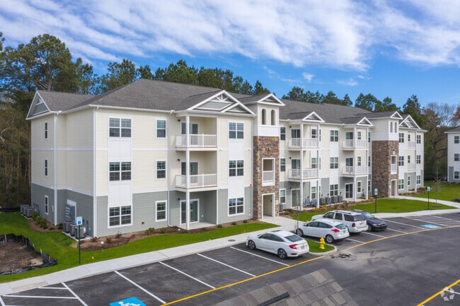 Coventry Square Apartments