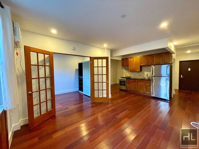 Photo - 28 AVENUE Unidad 1