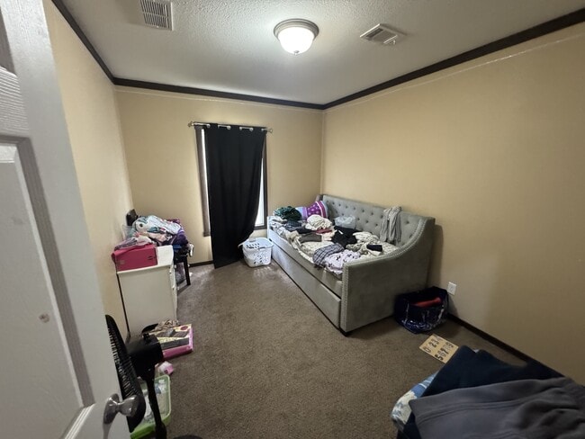 Photo - 413 Schleicher St