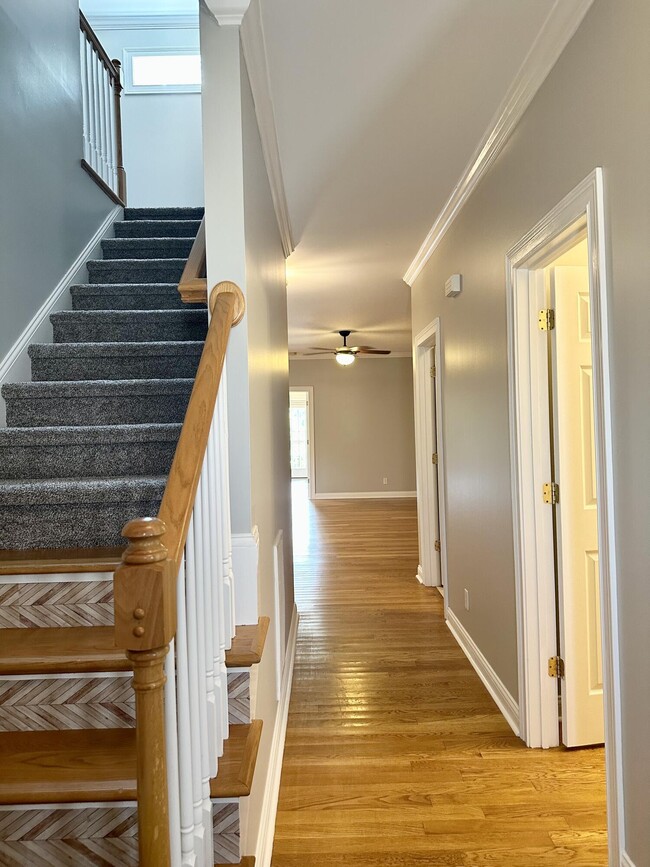 Photo - 114 W Green St