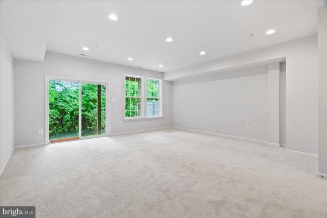 Photo - 309 Spring Bank Way