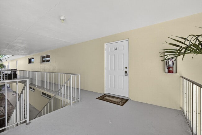 Photo - 727 Hummingbird Way Unit 6