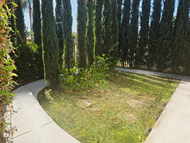 Photo - $5,500 - Beautiful 3BR/2BA Home on ? Acre ...