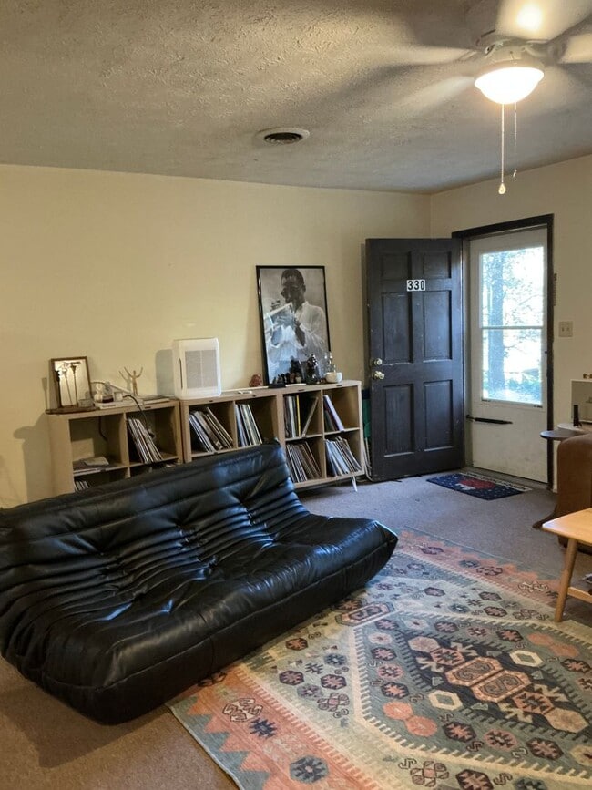 Photo - 2 bedroom 1 bath duplex is located off Whitehead Rd!