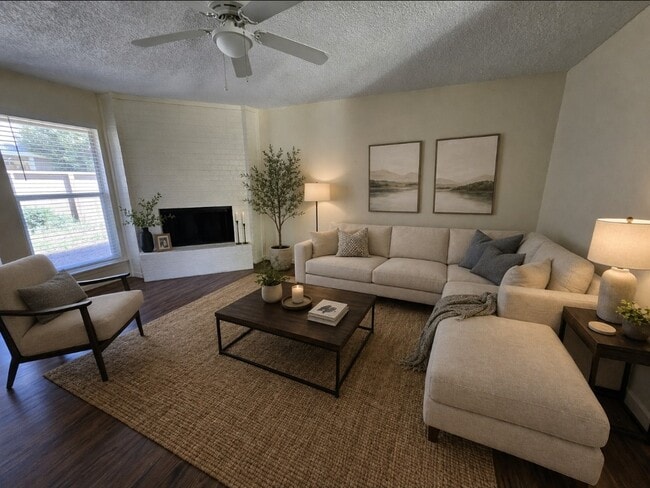 Sala de estar - Midland Village Apartments