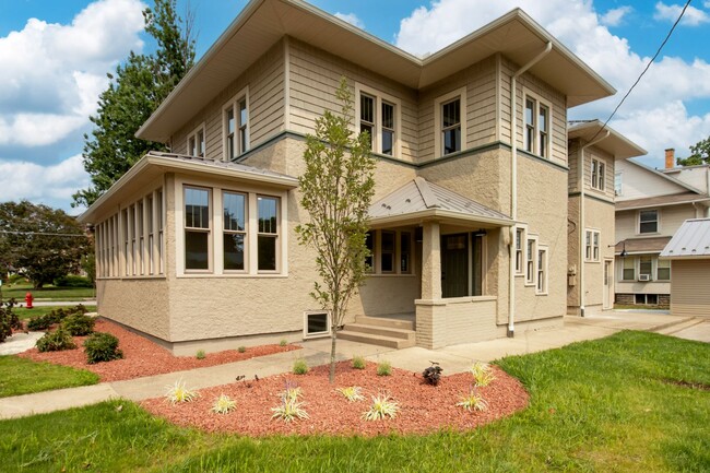 Three Bedroom Condo - Three Bedroom Condo