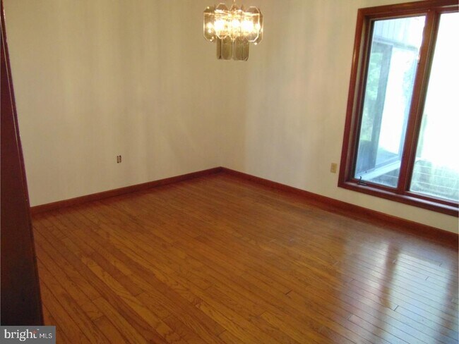 Photo - 1175 Osborne Rd