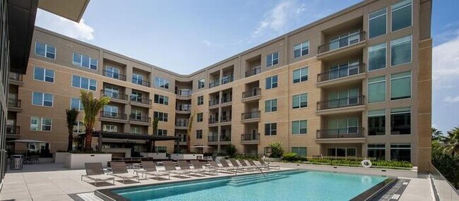 Photo - 2119 Westheimer Rd Unidad c3