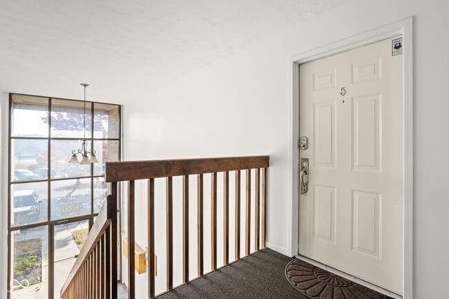 Photo - 4530 Village Ct Unit 5