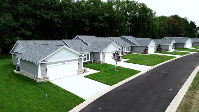 2130 Carriage Hill Cir