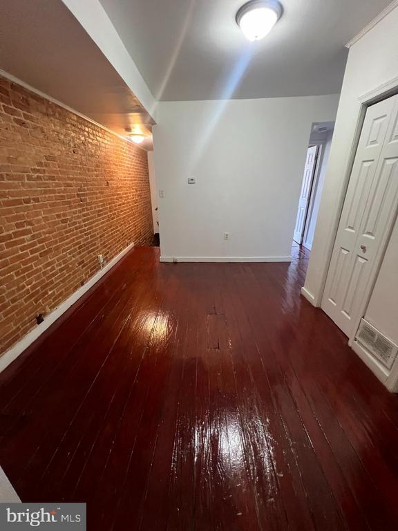 Building Photo - 1443 Light St Unit 2