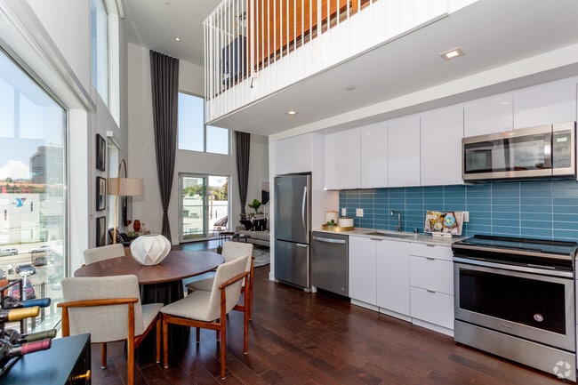 1HAB, 1BA, Loft - 719&nbsp;ft² - Elevate