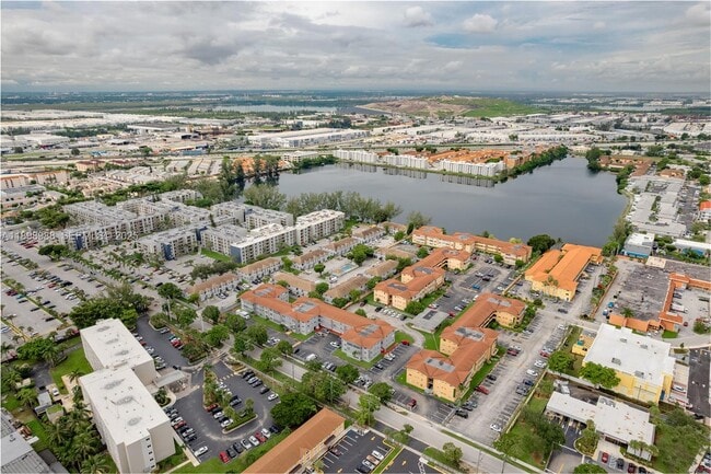 Photo - 120 Royal Palm Rd Unit 315