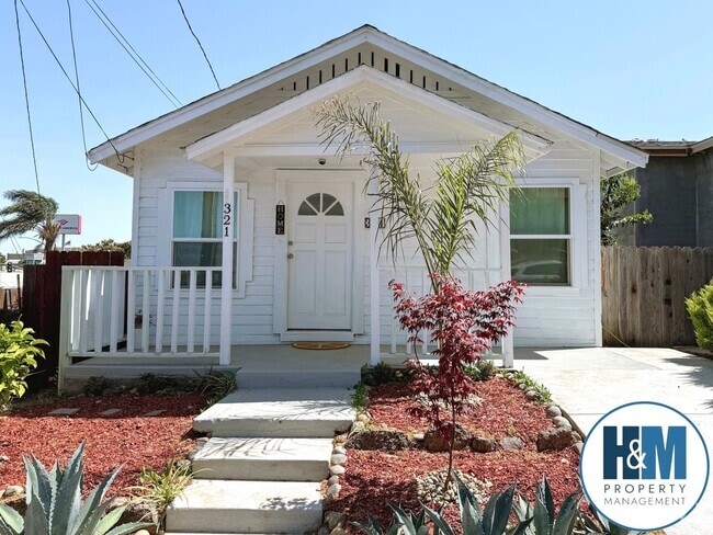 Building Photo - 2 Bedroom Home in Hollister