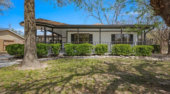 Photo - 5502 Hewitt Dr