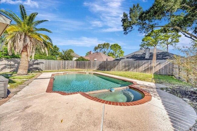 Photo - 15131 Cranbourne Dr