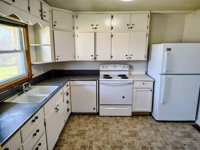 Photo - 309 W Leslie Ln