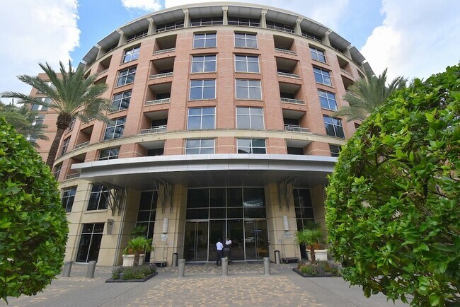 Building Photo - 1901 Post Oak Blvd Unit 4603
