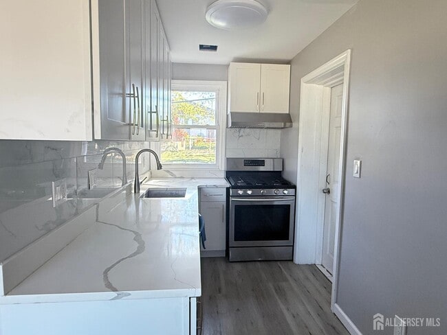 Photo - 19 Lahiere Ave