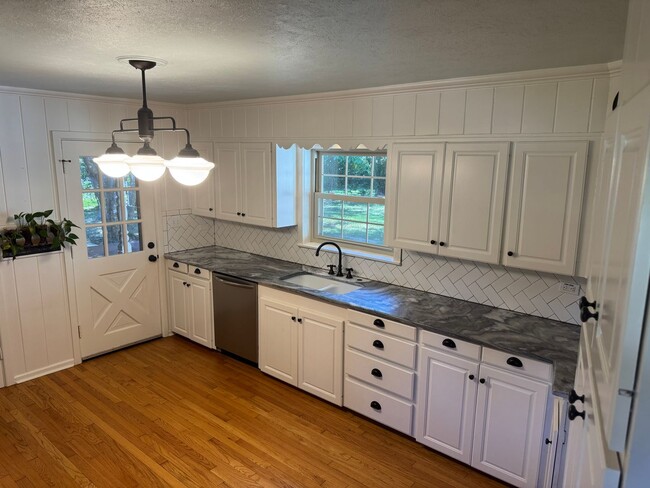 Photo - 504 Fleming Dr