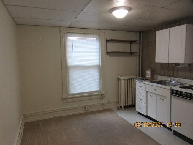 Unit #5 Left Interior - 225 W Beaver Ave