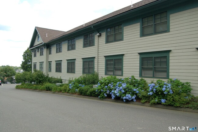365 Westport Ave Unit 1G