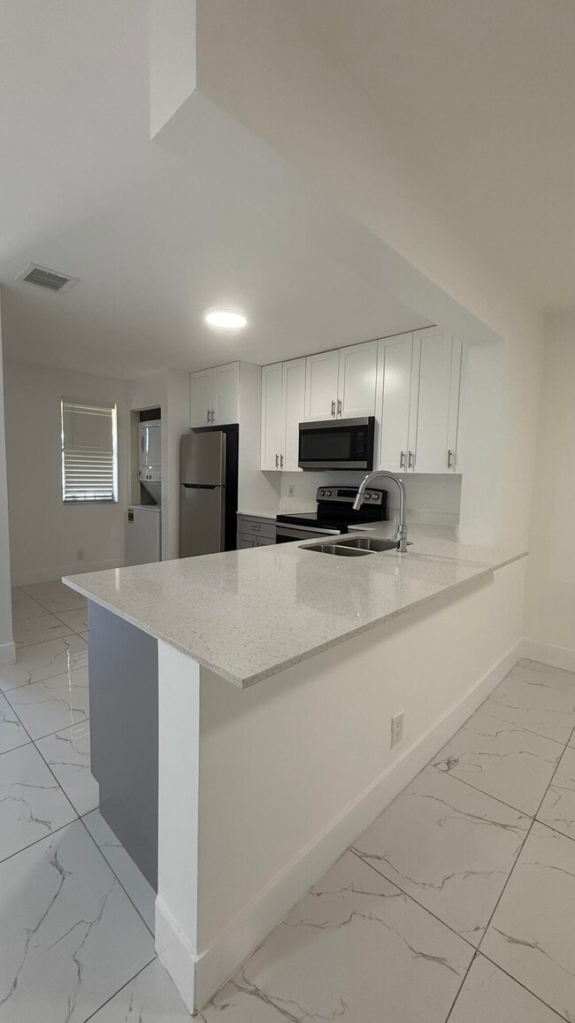Building Photo - 4805 Arjaro Dr Rental