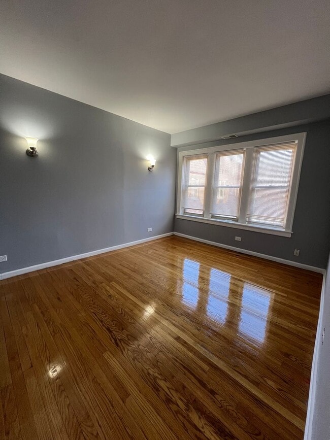 Building Photo - 7152 S East End Ave Rental
