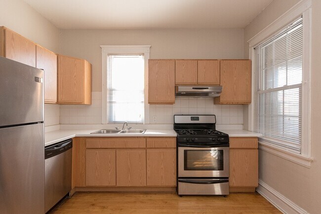 Photo - 1440 W Addison St Unit 2