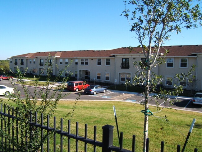 Building Photo - Oak Knoll Villa Affordable Senior Housing Rental
