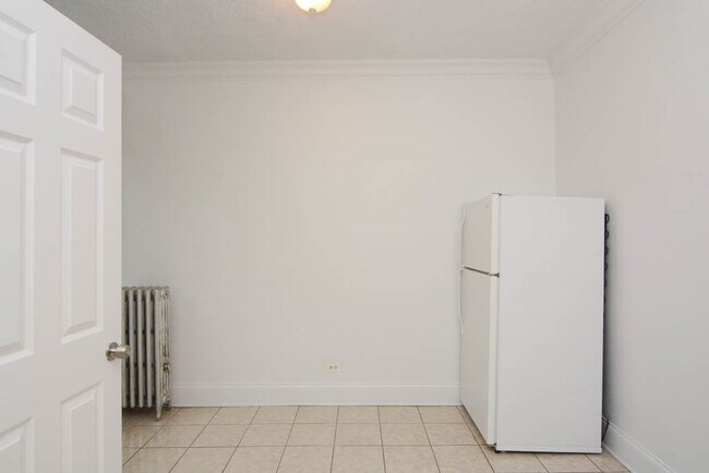 Photo - 2737 N Spaulding Ave Unit 322