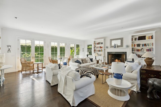 Photo - 117 Toylsome Ln