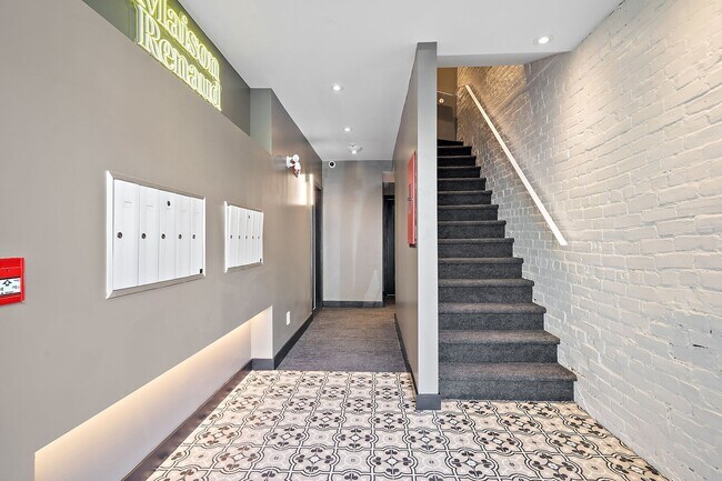 Photo - 3722 Av. Laval Unit 1