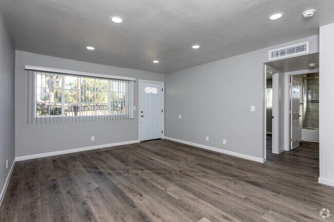 Photo - University Palace